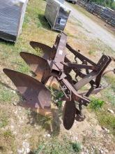 3 ROW TURNING PLOW IH MTN COULTERS