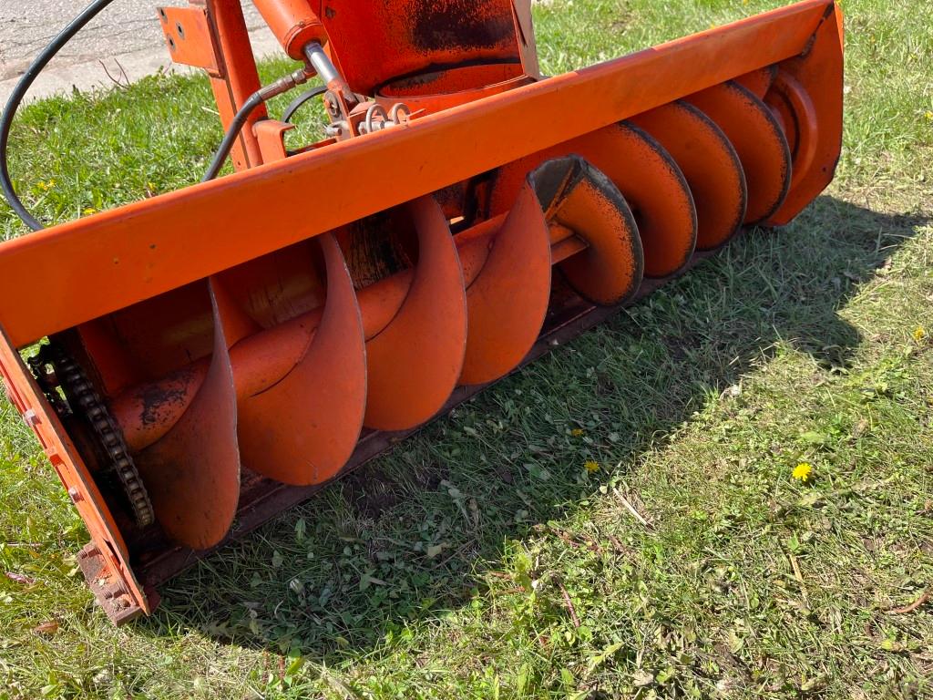 Kubota B7100 Tractor