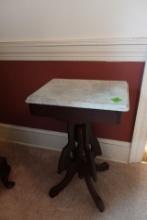 ANTIQUE MARBLE TOP END TABLE WHITE MARBLE TOP MEASURES 18 X 13