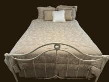 Queen Size Comforter Set:  Dust Ruffle, Comforter,