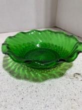 lot of 5 vintage Anchor Hocking forest green glass bowls