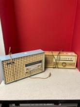 Two vintage radios, as is