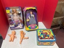 Sabrina and the wizard of oz dolls in box, secret wars lunchbox, and toy babies