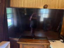 Samsung Flat Screen TV With Stand and Remote