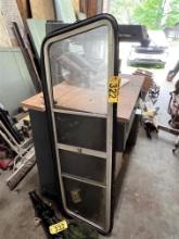 REAR TRUCK SLIDING WINDOW