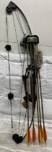 Bear Delux Shor-Hit Compound Bow With Wrist Guard