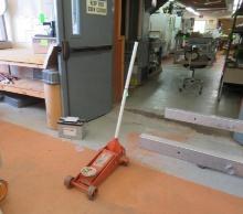 Central Machinery Floor Jack